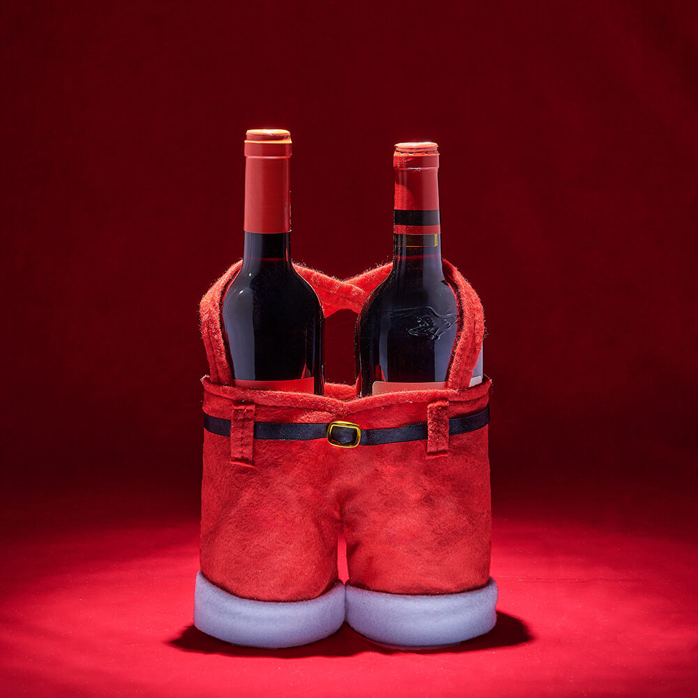 Santa Pants Two Bottle Wine Gift – how the gift is presented