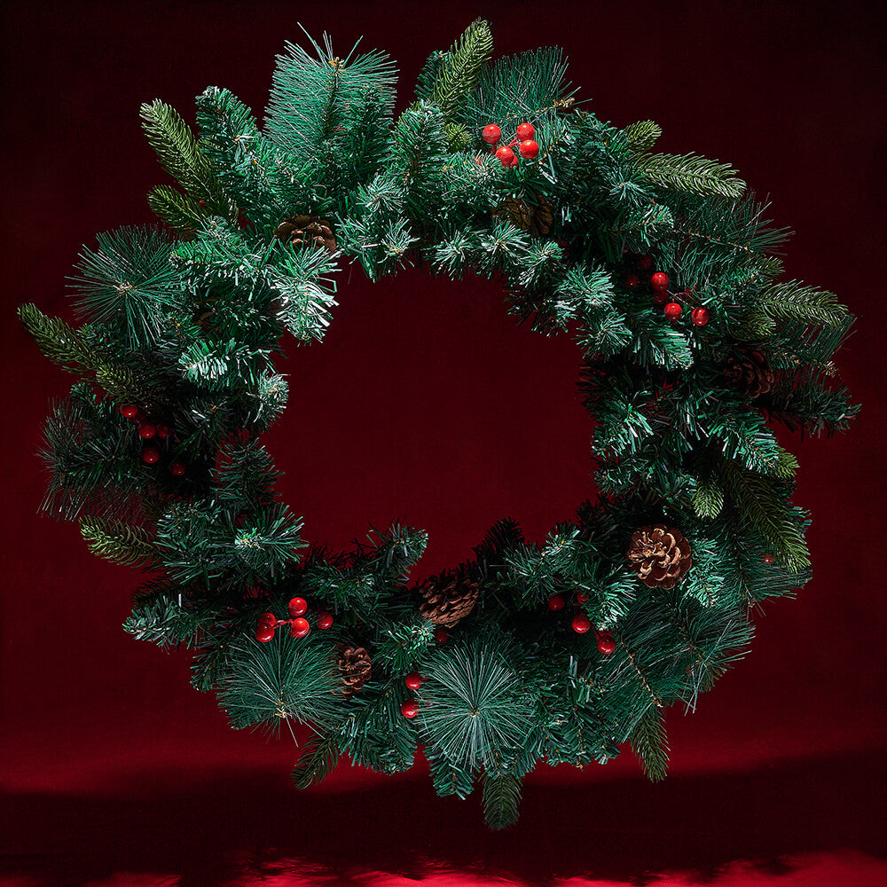 Christmas Berry Pinecone Wreath – how the gift is presented