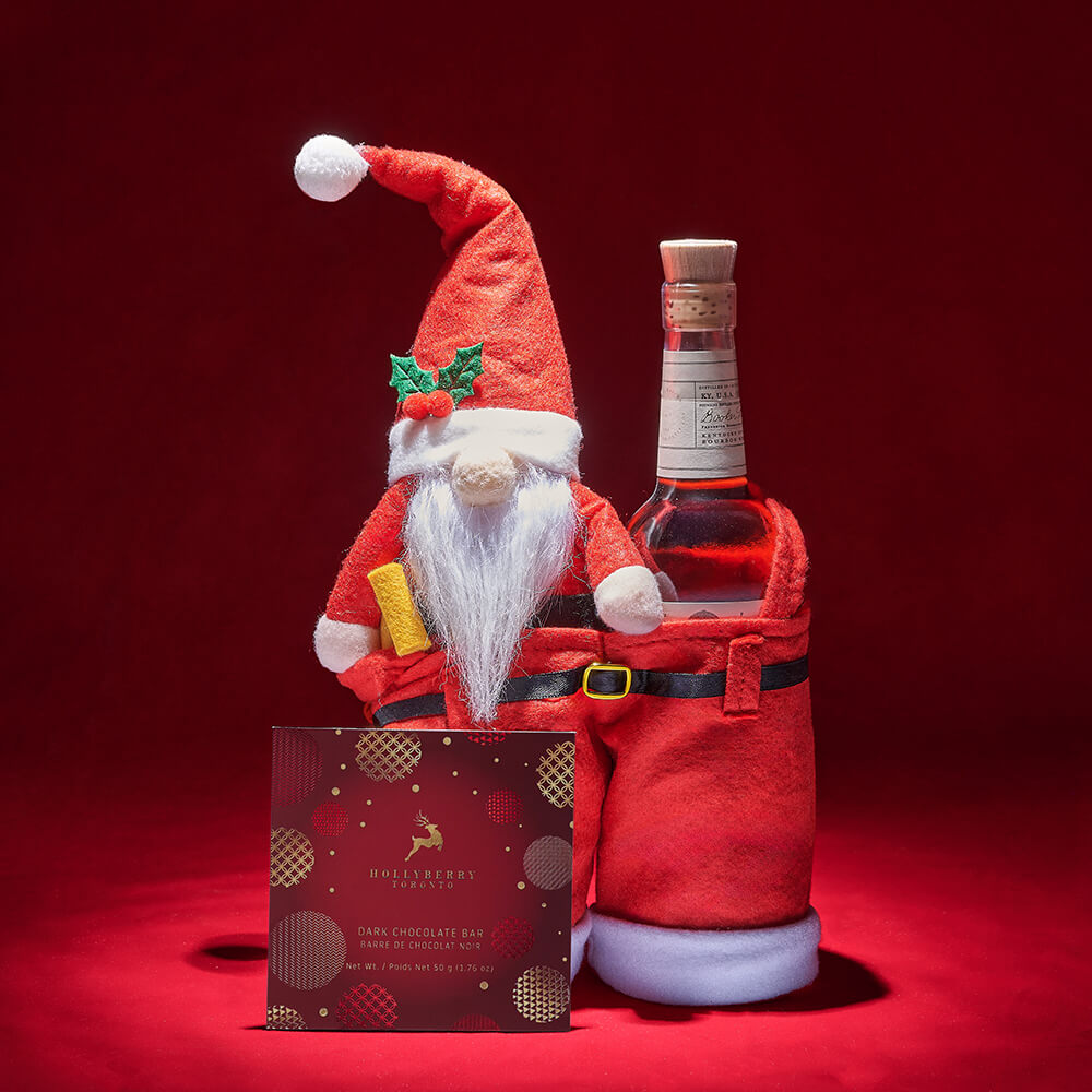 Santa Whiskey Gift Bag – how the gift is presented