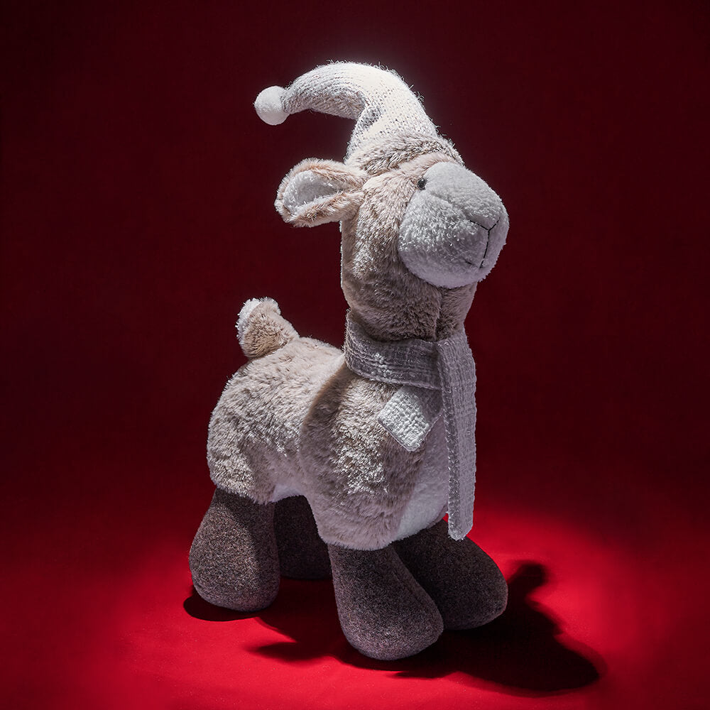 Holiday Llama Plush Gift Basket, USA – how the gift is presented